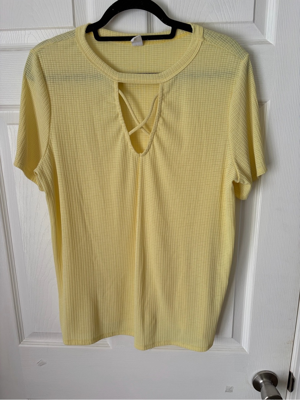 Women’s Pale Yellow Short Sleeve Knit Tee with Crisscross Keyhole